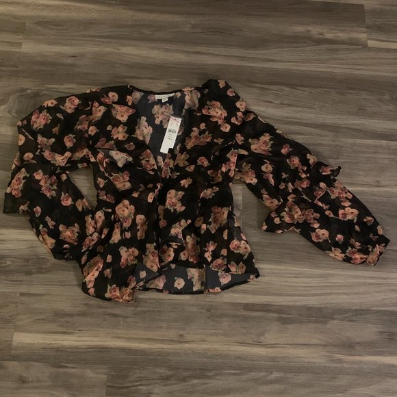 Topshop Tops - 💋NWT Top Shop Black Floral Kimono Blouse, Size 4